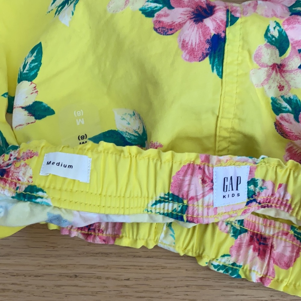 Gap girls yellow shorts - Picture 3 of 3
